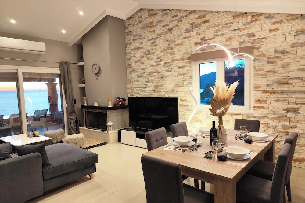 La Casa di Kosta Luxury Apartment, Kontogialos Beach, sea Views