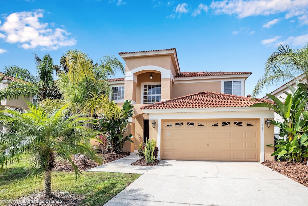 Spacious Pool Area With Lake View - 5bd/4.5ba Pool Home #5av139 - Image 1