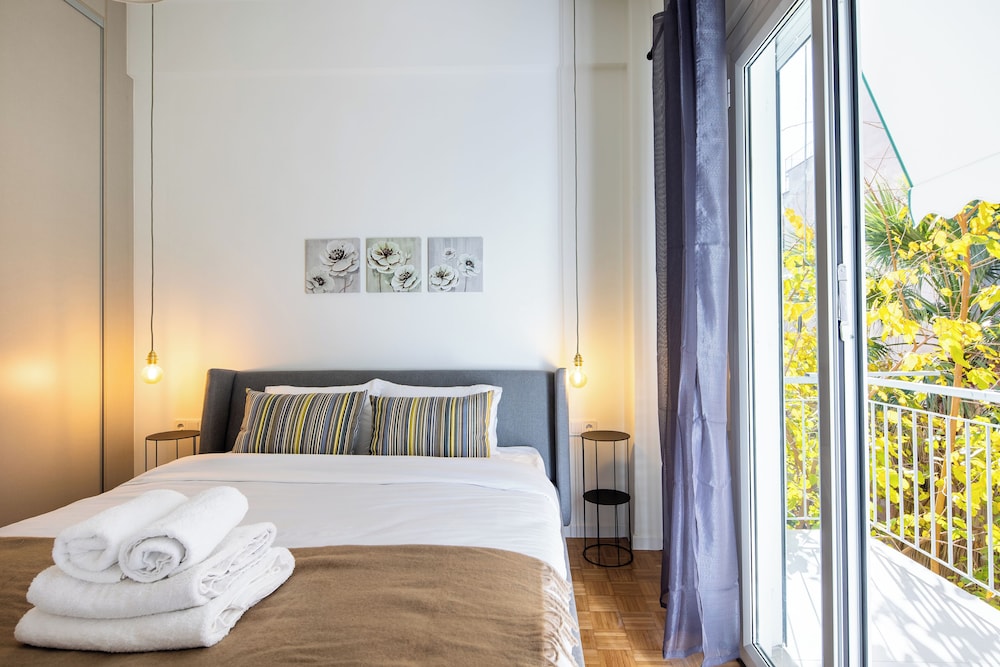 Mystique 2-Bedroom Apartment in Athens