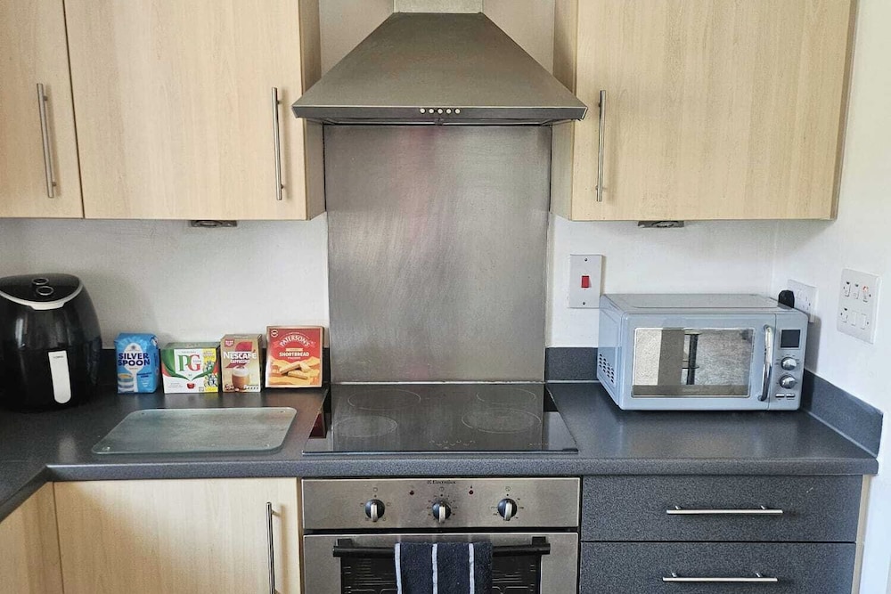 2 Bed Appt - City Centre - Private Balcony