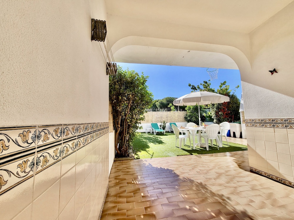 Faro Terrace Villa by Homing