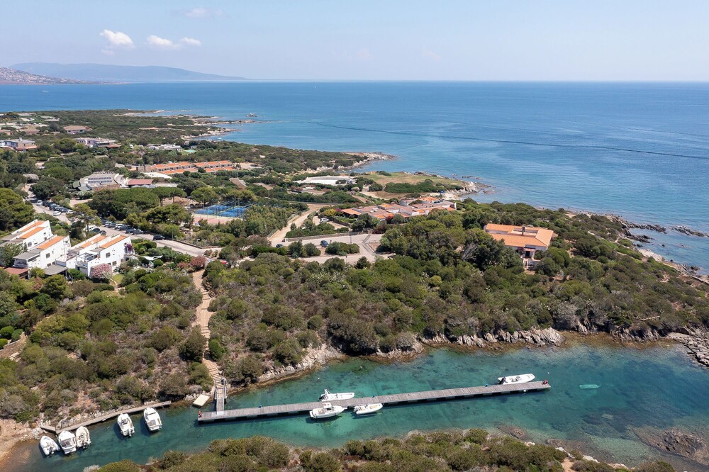 Cala Lupo Resort
