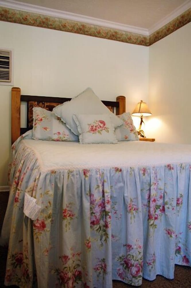 The Homestead Inn