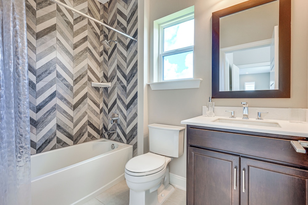 < 20 Mi to JAX Beach + Game Days: Upscale Retreat