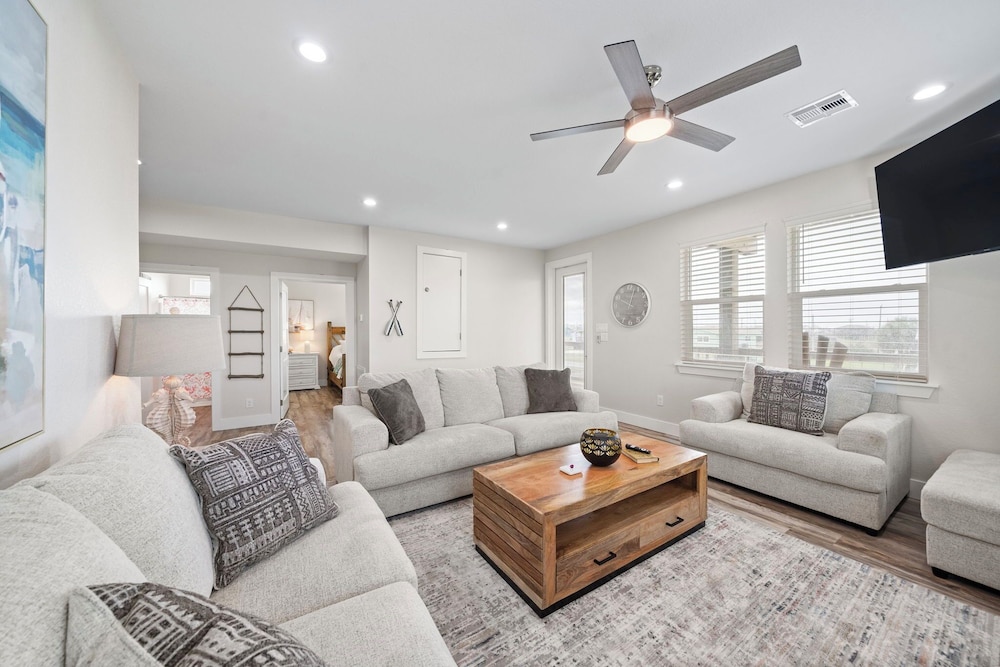 Coral Mountain by Ryson Vacation Rentals