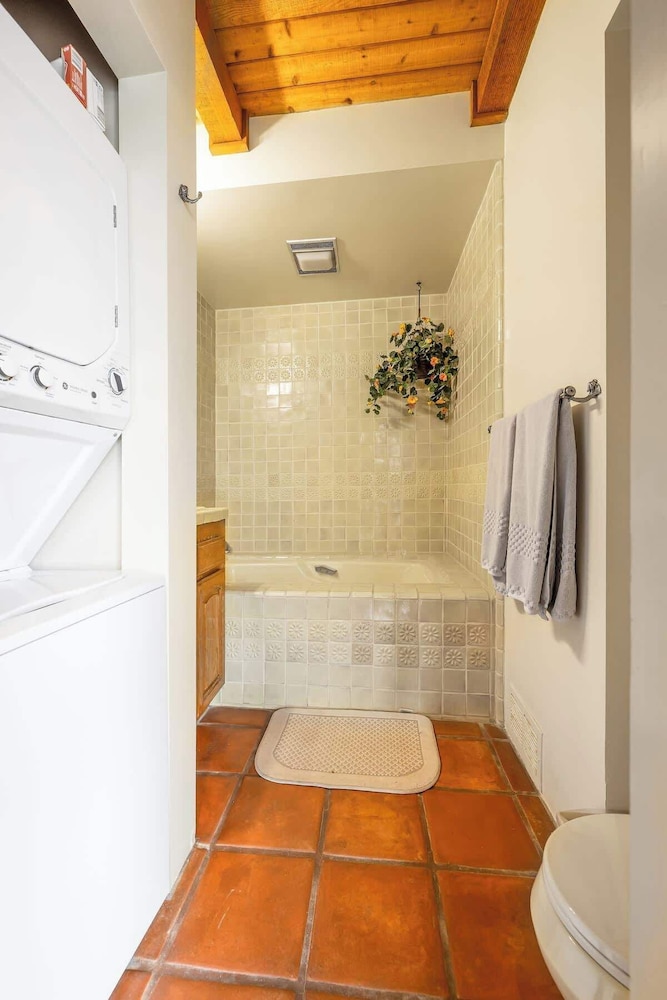 4 Bedroom With Pool in Oceanside