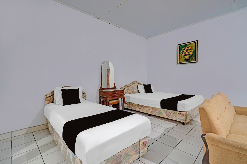 OYO 94802 Hotel Prima