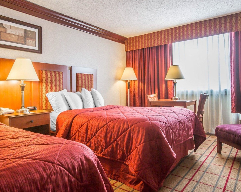 Brattleboro Vacations - Quality Inn  Conference Center - Property Image 39