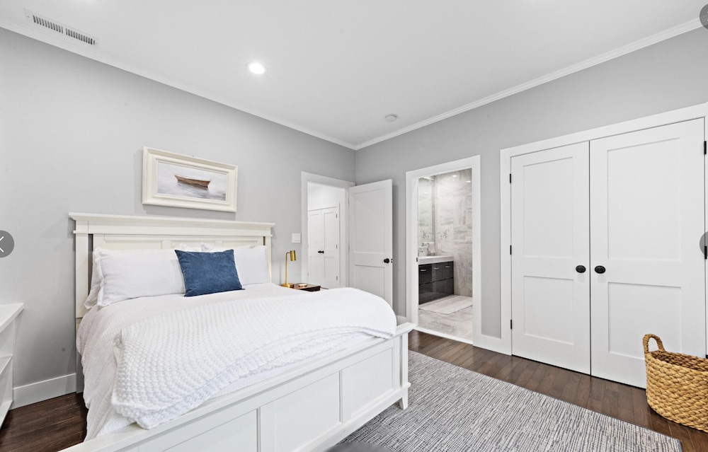 Monmouth Beach 4BR Villa on the Water view 4
