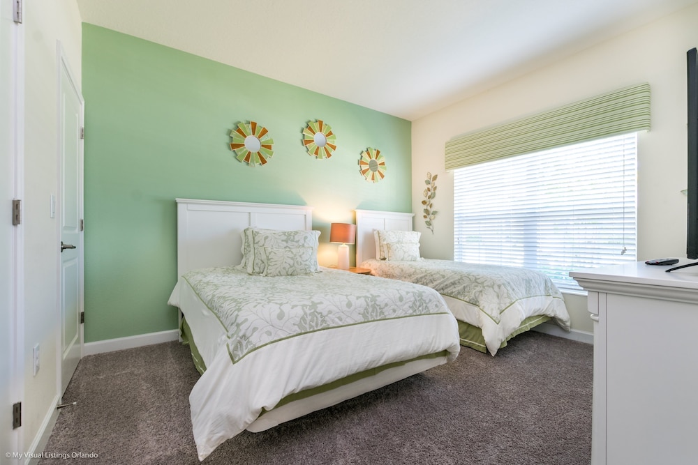 Luxury Champions Gate 4 Bedroom Town Home view 4