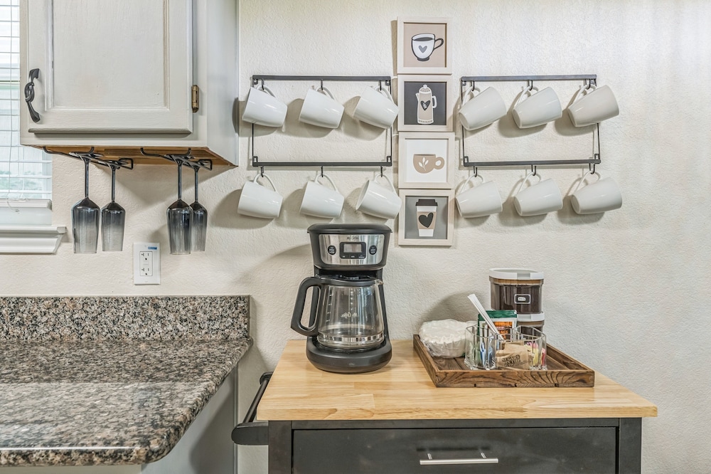 Prime Round Rock, Tx Getaway 4 Bedroom Home