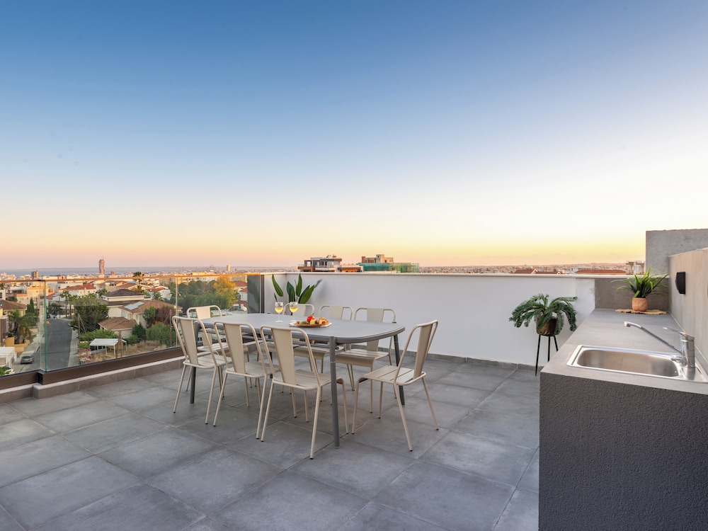 Sanders Palama - Cute 2-bdr Penthouse Apt