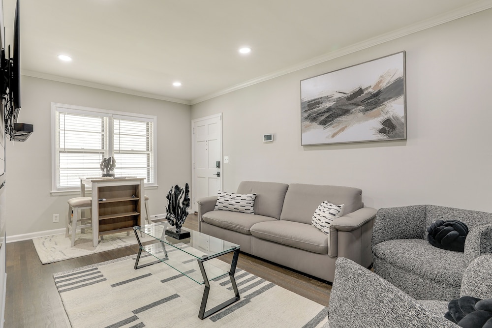 Updated Piedmont Heights Apt - 5 Mi to Dtwn Atl!