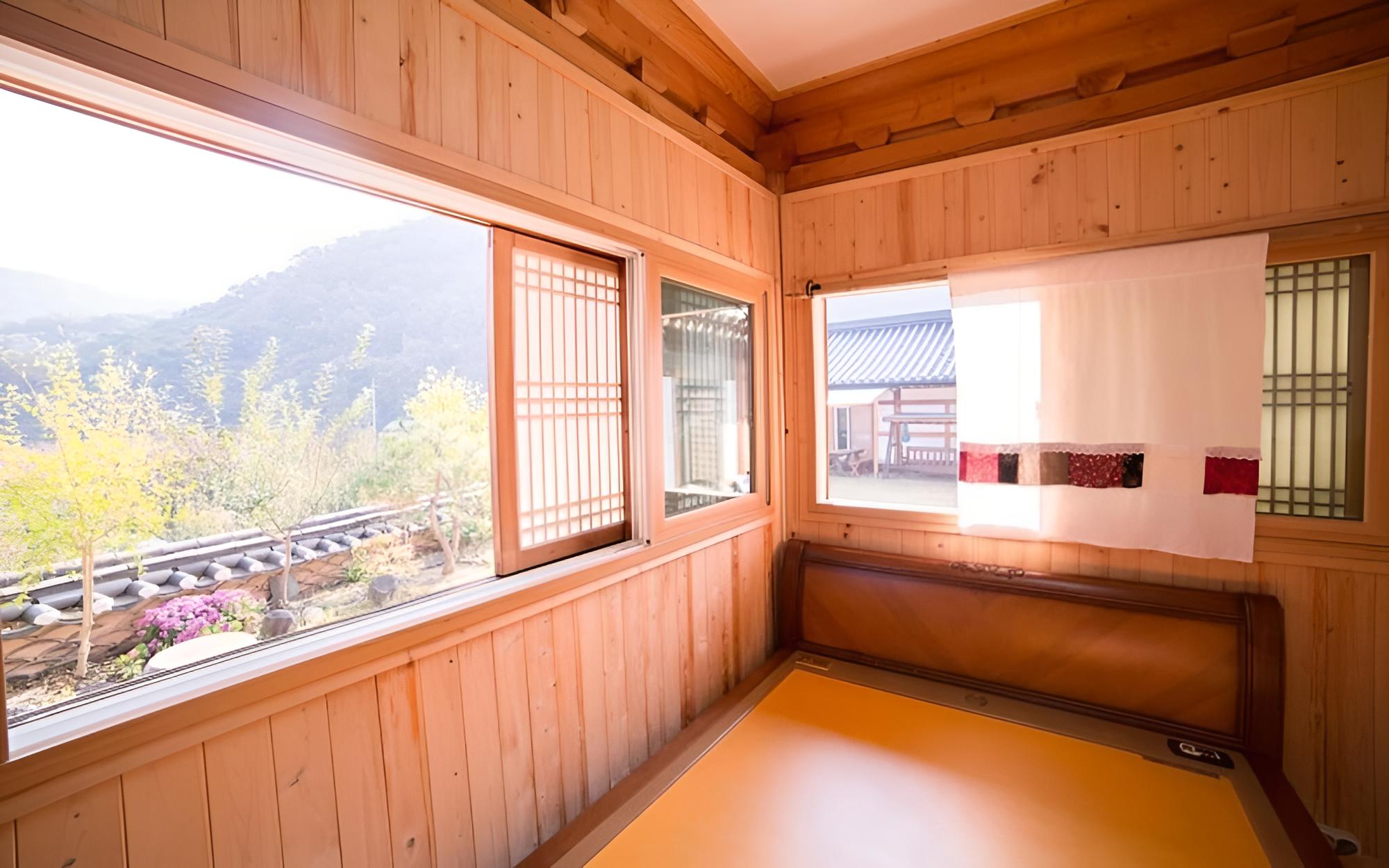 Suncheon Dalbeot Hanok Pension view 5