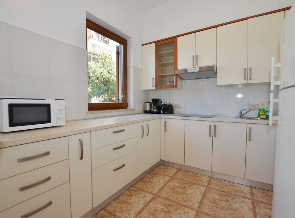 Elegant and Brigth Corner Apartments
