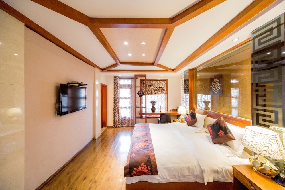 Lijiang Bairui Vacation Hotel