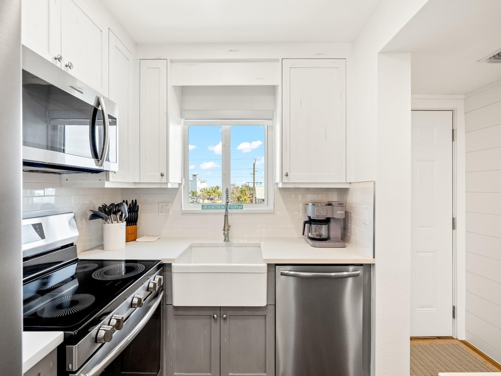 Seaside 3 by Distinctive Beach Rentals