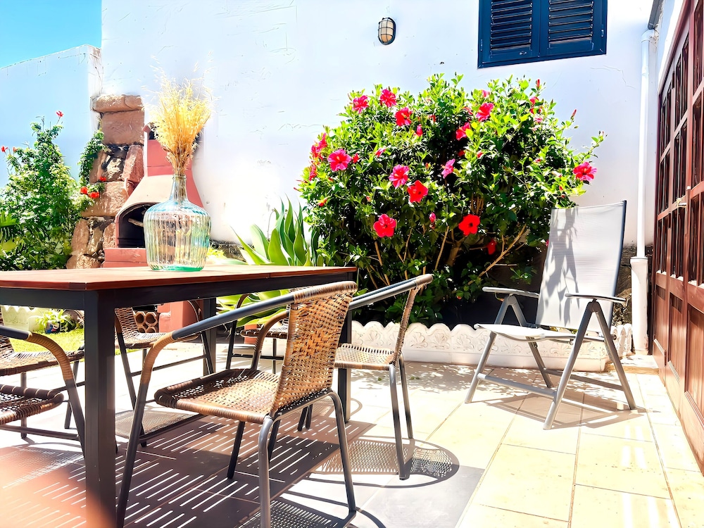 Villa Medinilla With Private Pool in Conil