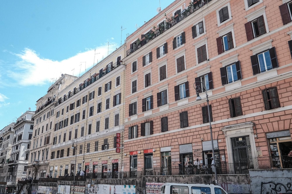 Domus Linda in Roma With 1 Bedrooms and 1 Bathrooms