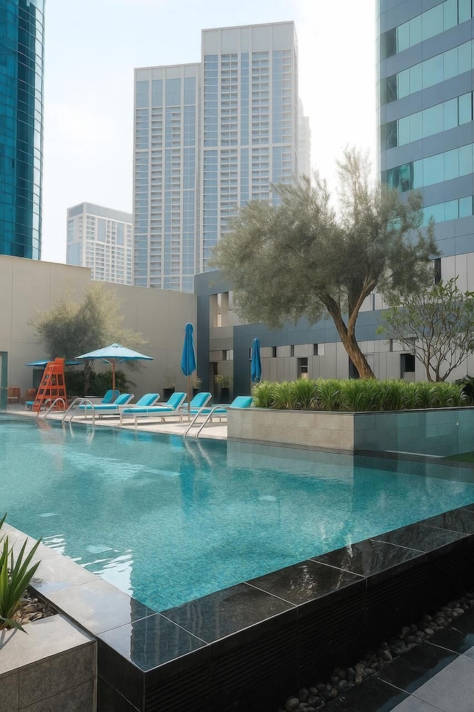 1BHK near metro. BusinessBay. Mera. 2209