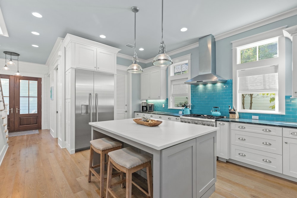Sea Dlight: 3BR Beach Home Sleeps 10 With 4 Bikes in Watersound West