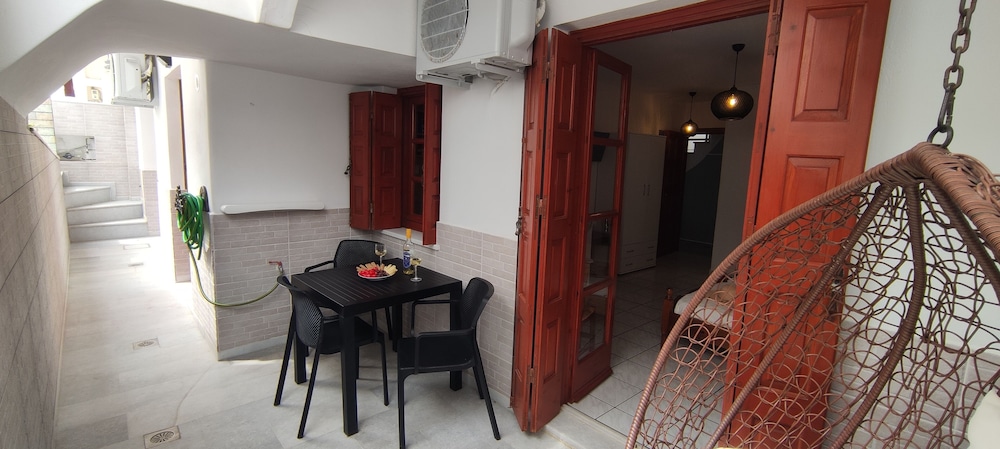 Kapetanos Rooms