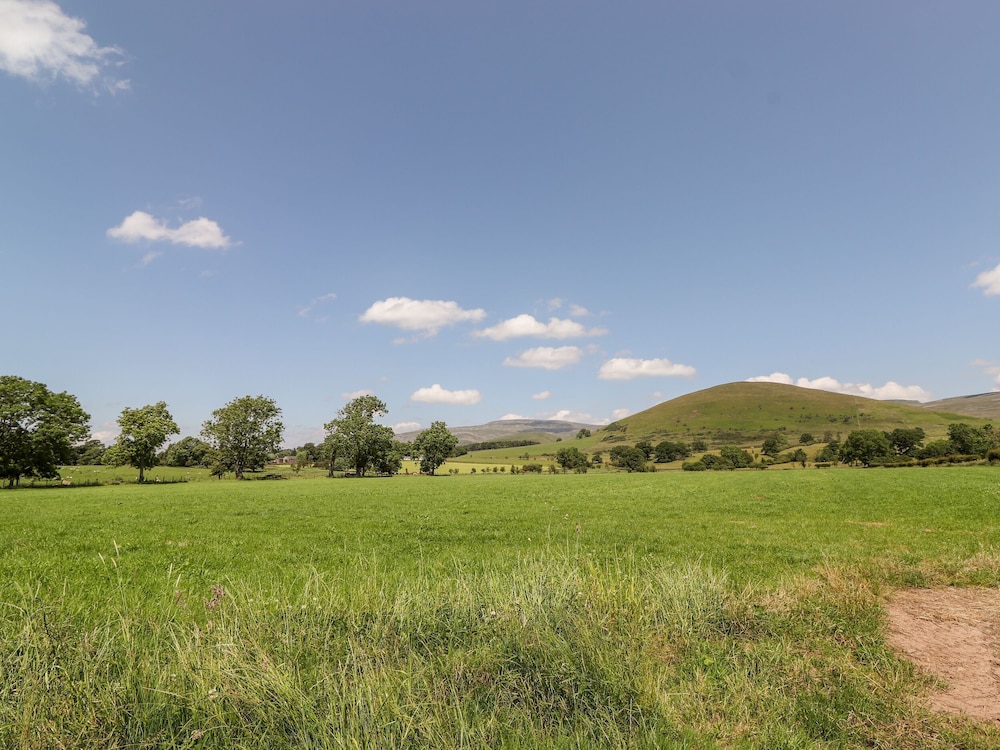 Dunfell Shepherd's Hut