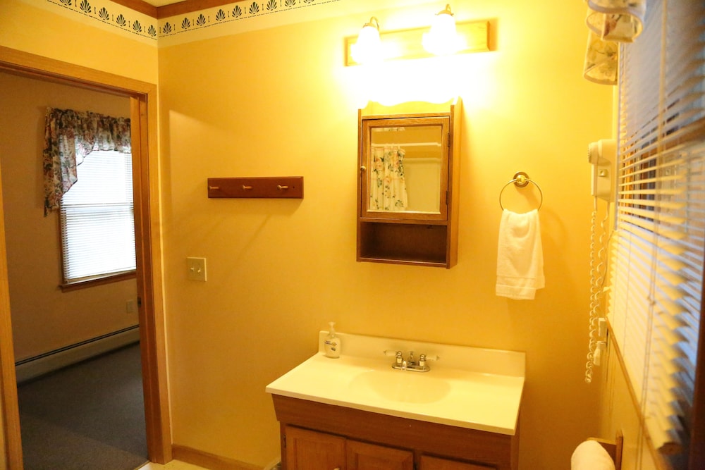 Plymouth Vacations - Salt Ash Inn - Property Image 79