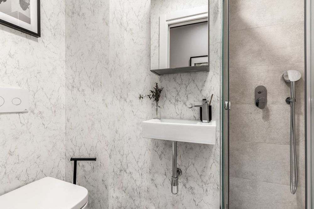 Andujar - 3 Bedrooms in Trafalgar