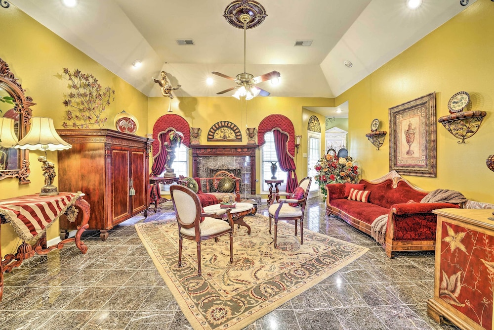 Victorian Hernando Home ~ 25 Miles to Memphis view 3