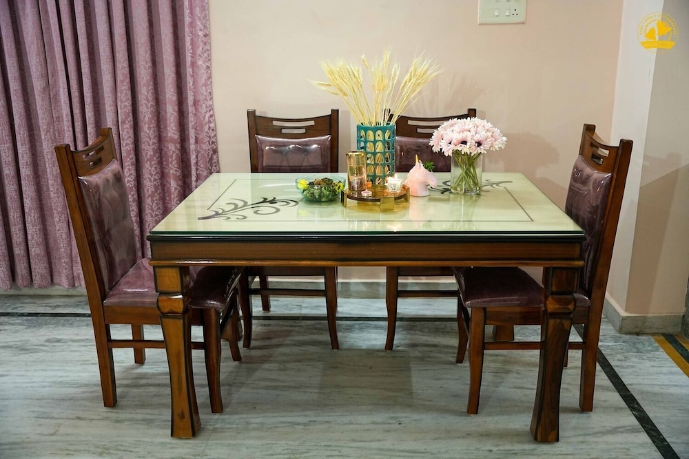 Yellow Bells Residency (Serviced Apartments)