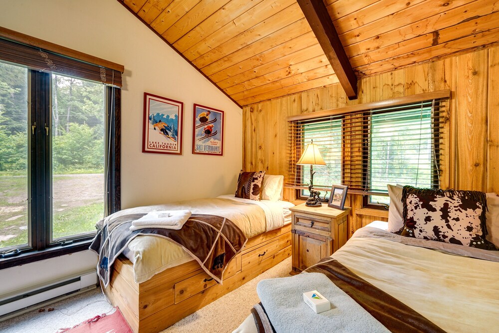 Jamaica Vacation Home w/ Deck: 8 Mi to Skiing! view 3
