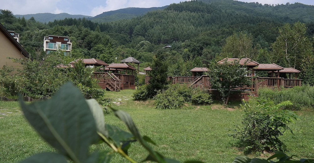 Club Olympia Pension & Resort