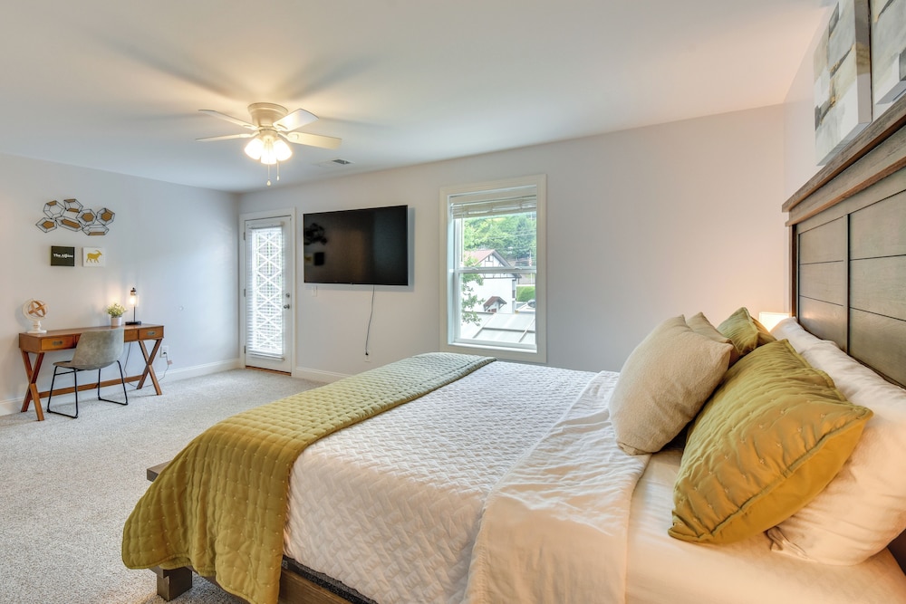 < 1 Mi to Tubing: Sleek Condo in Downtown Helen