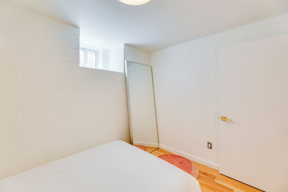 5 Mi to Dtwn Los Angeles: Apt w/ Outdoor Space!