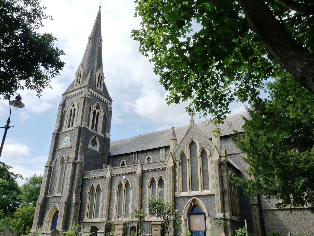 TravelStop #London-Ealing