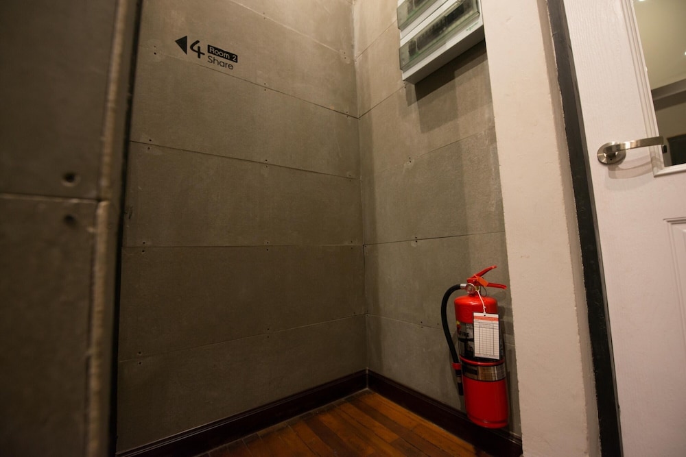 4Share Hostel - Adults Only