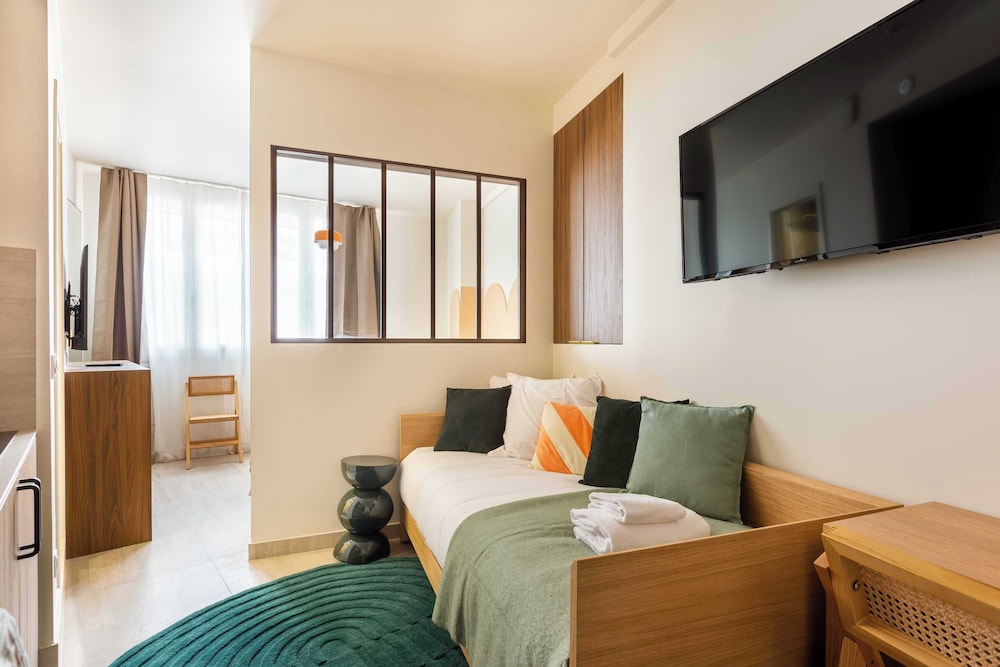 hotel room