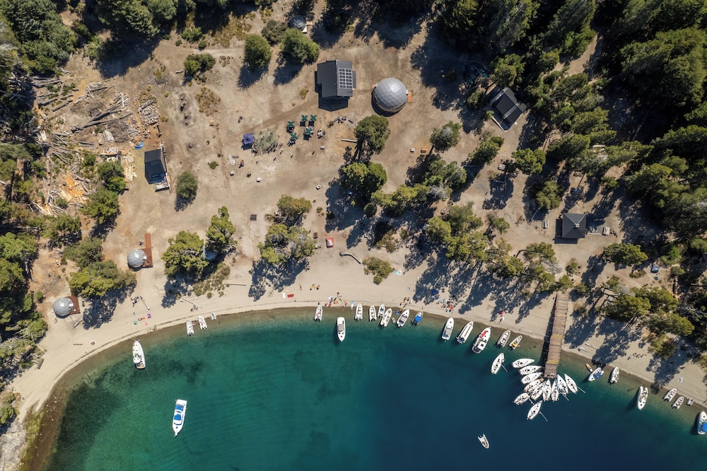 Isla Victoria - Folk Camp