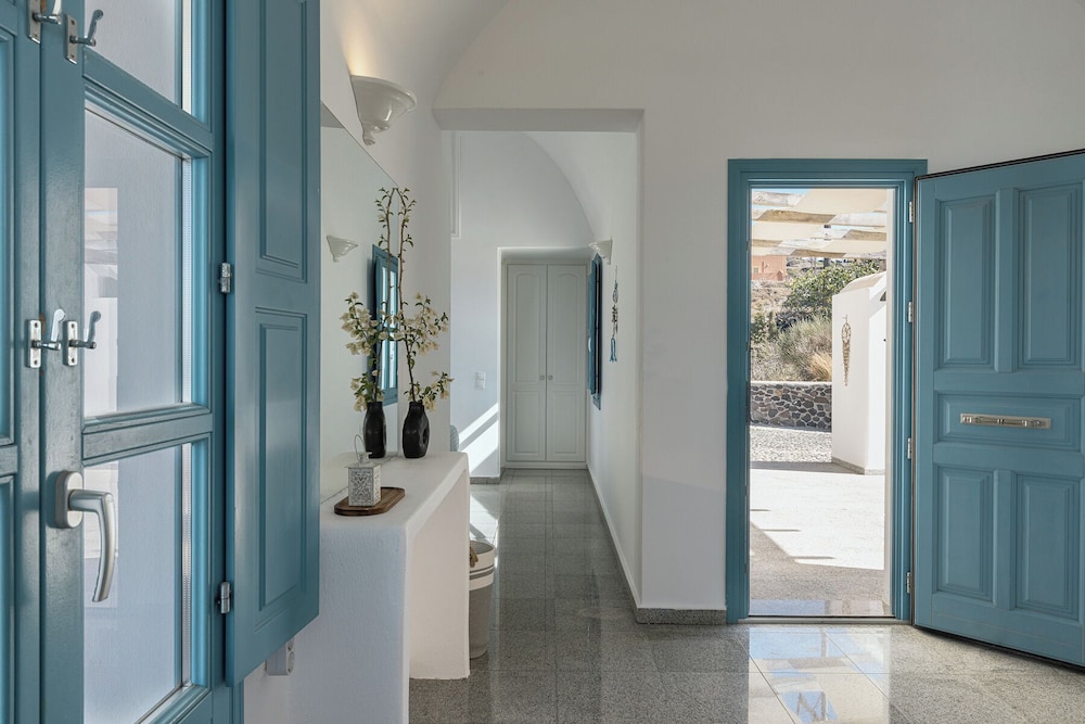 GTK Santorini Oia Sunset Villas