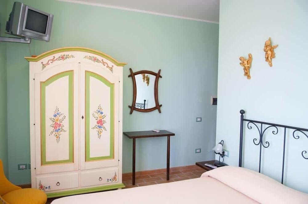Country House Le Meraviglie view 5