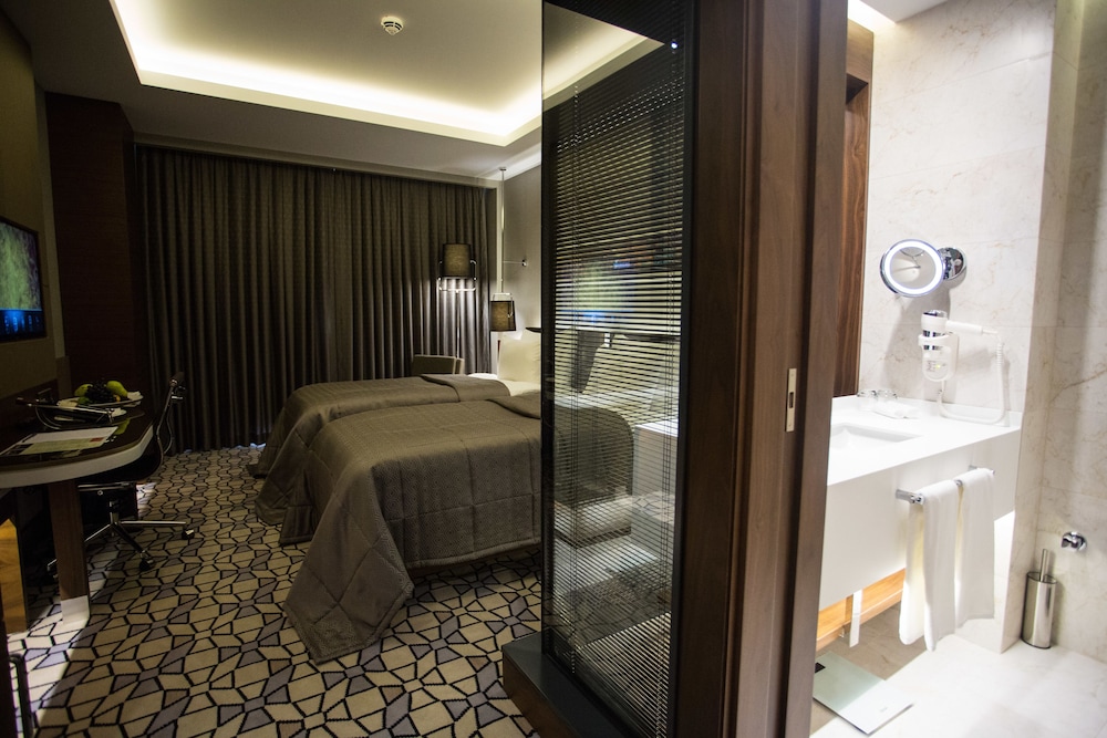 Grand Harilton Hotel - Image 7