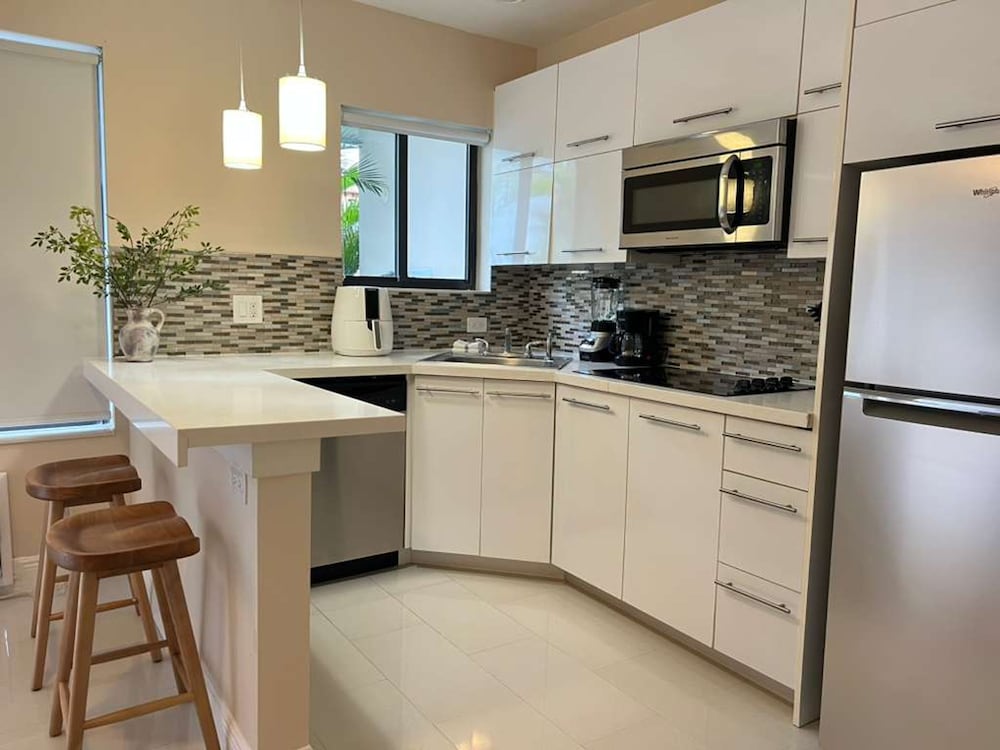 Open-concept Urban Stay