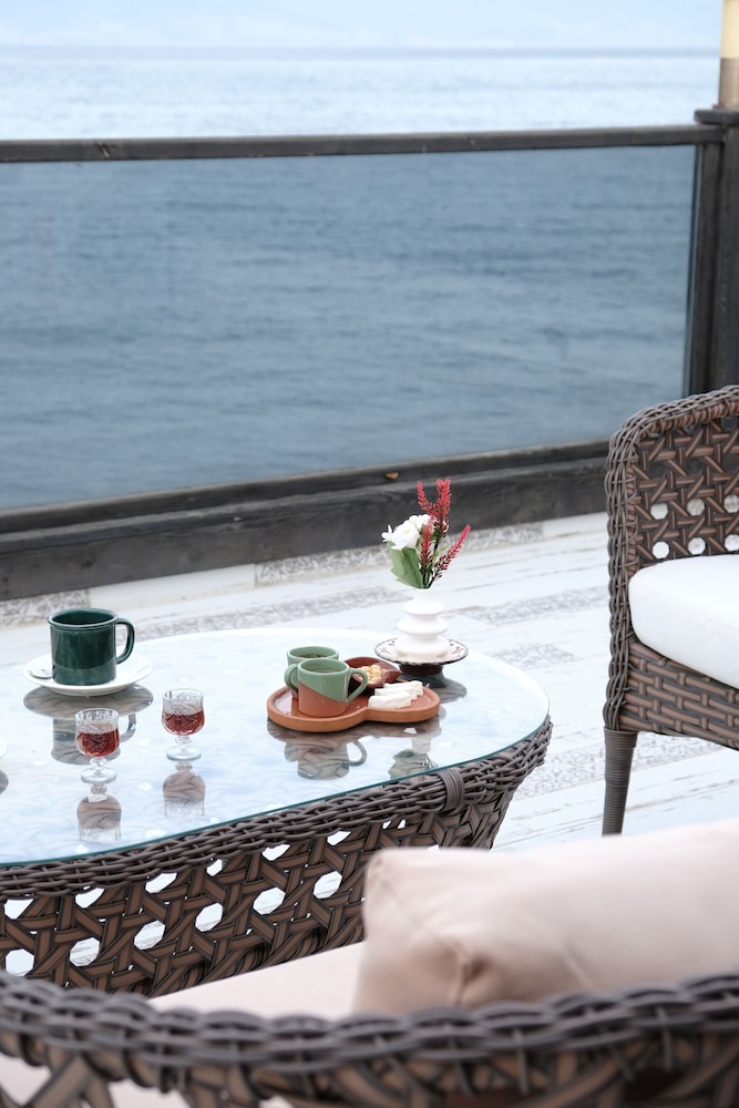 Black Lotus İzmir - Image 11