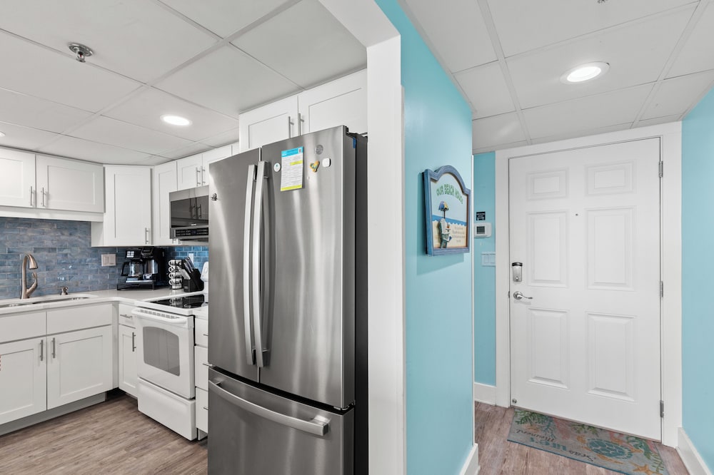 Watercrest Waves! Beachfront 2br/2ba Condo, Sleeps 8, Stunning Gulf Views!