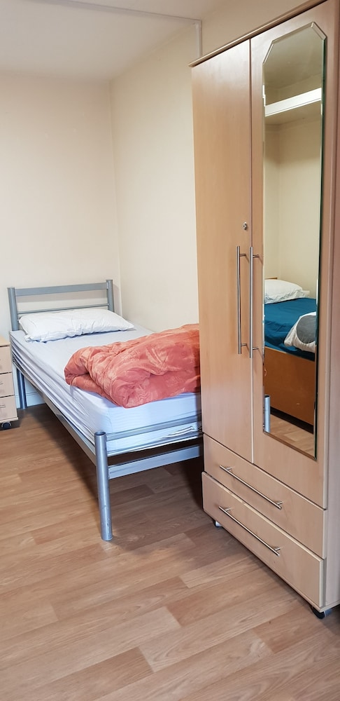 Davies Court - Hostel