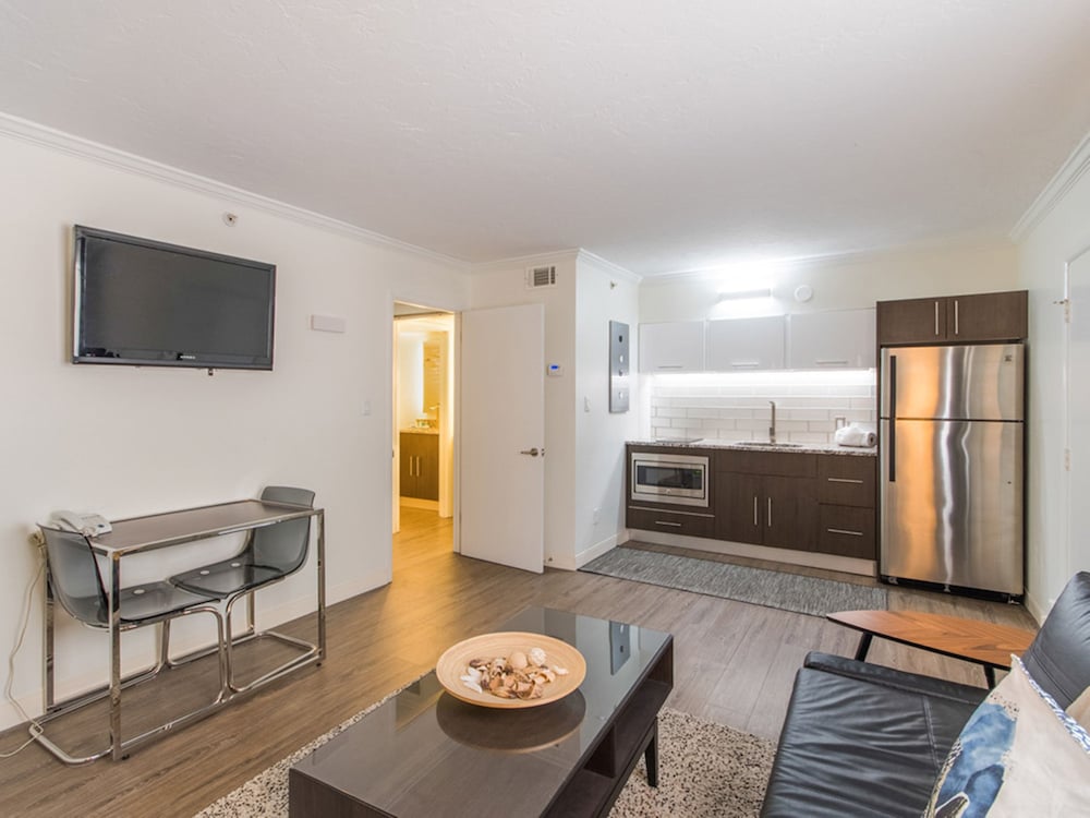 Orlando Vacations - Hibiscus Suites - Gateway to Siesta Key - Property Image 10