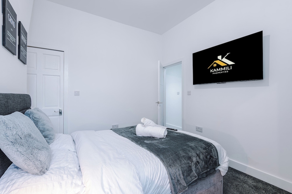 Cosy 2 bed house - 15 minutes from City