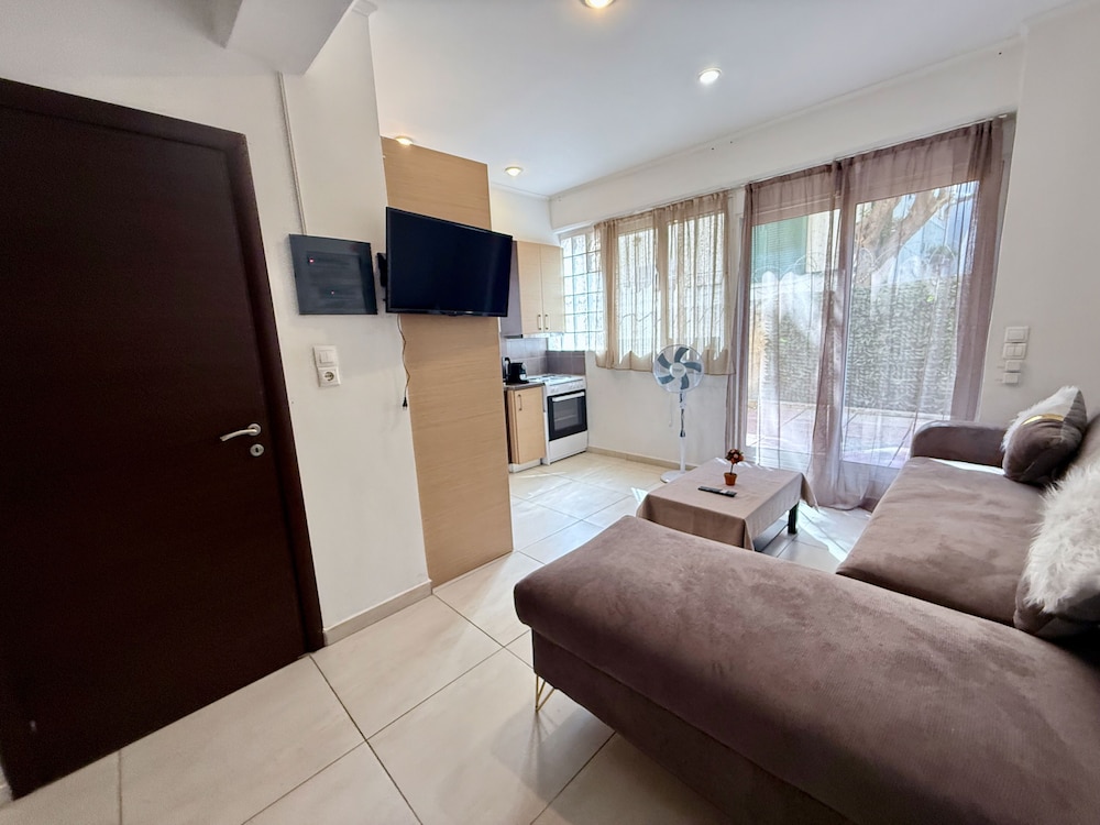 Alimos Cozy Apartment