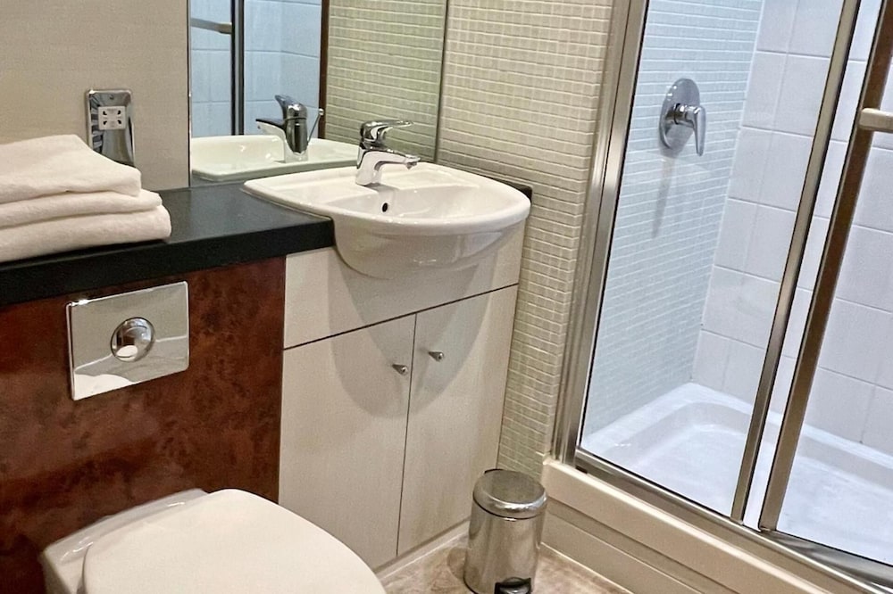 Birmingham City Apartment With 3 Bedrooms